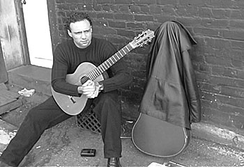 Jais Zinoun with Guitar