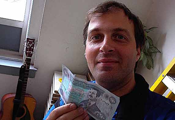 Me with Iraq Money and Sadam 250 Dinars note